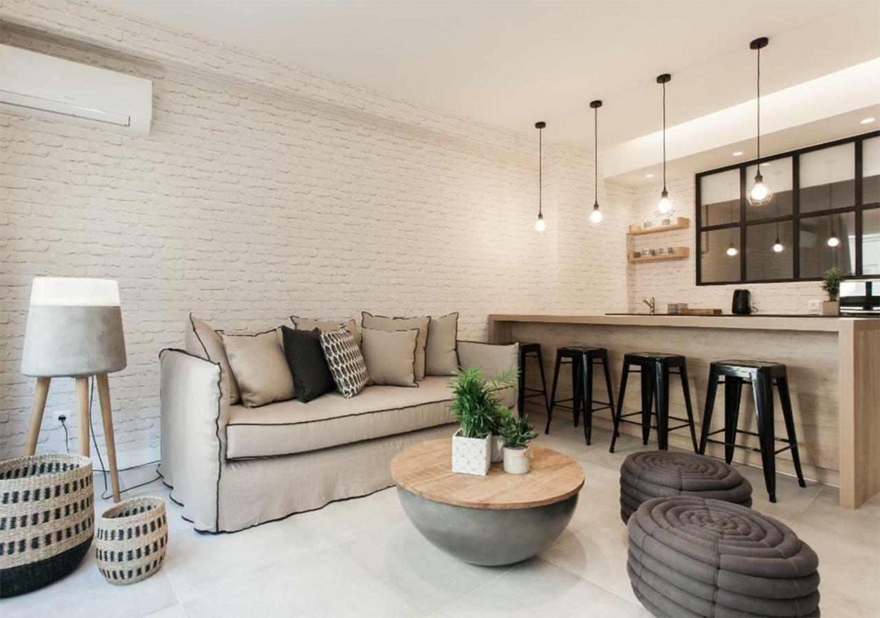 Designer Apartment - Stroll To The Acropolis アテネ エクステリア 写真